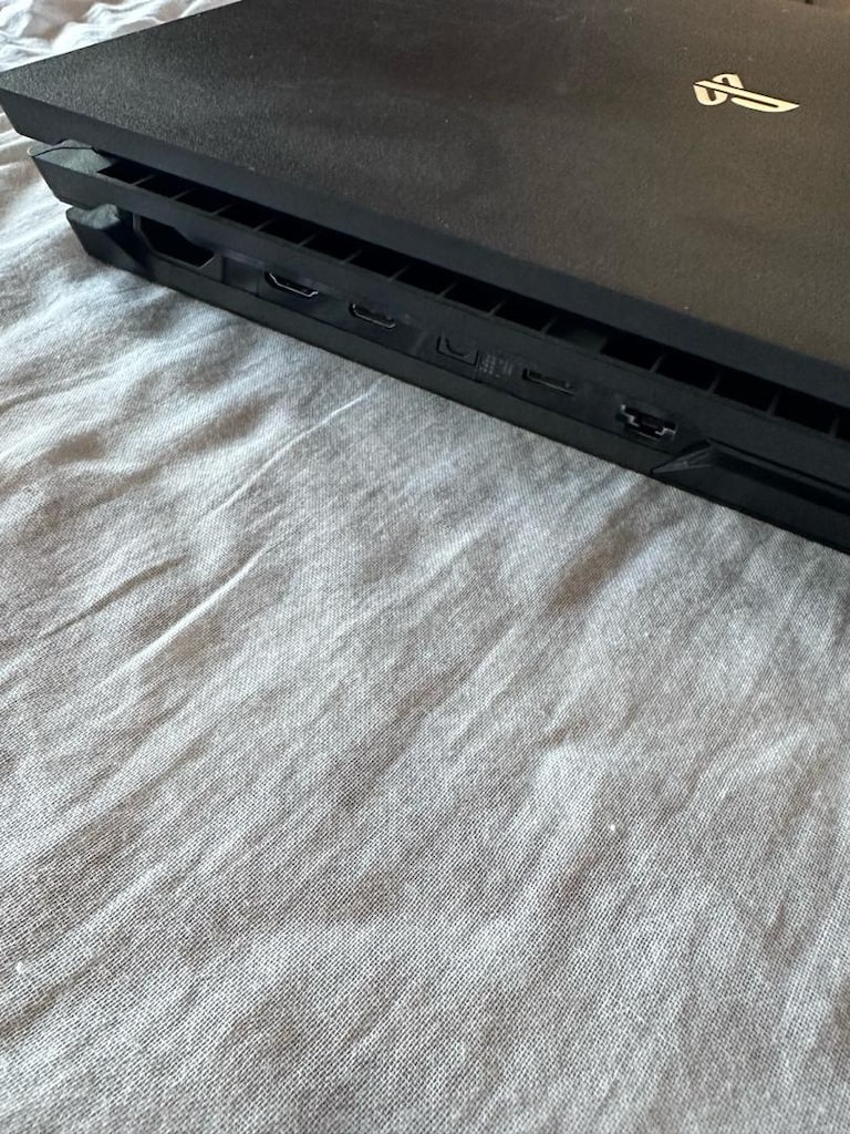 PS4 Pro 1 TB - Temiz Cihaz - Kutu açılmamıştır. - 7
