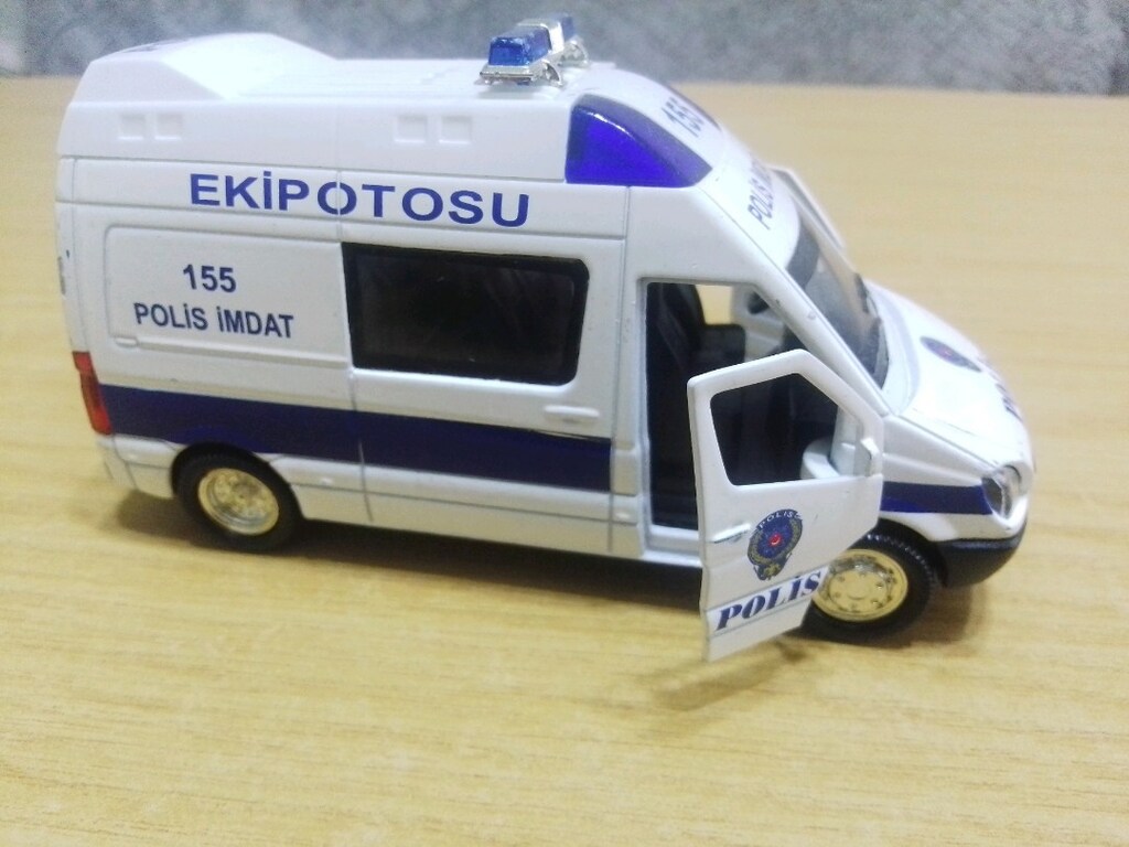 Polis Ekip Otosu ( metal) - 2