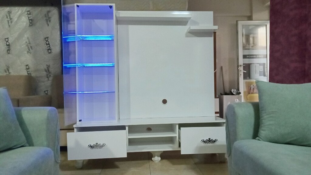 acil satılık TV ünitesi 150x160 ölçüsünde led aydınlatmalıdır - 3
