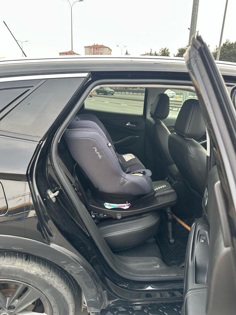 Opel grandlanx 1.2 t enjoy black edition - 9