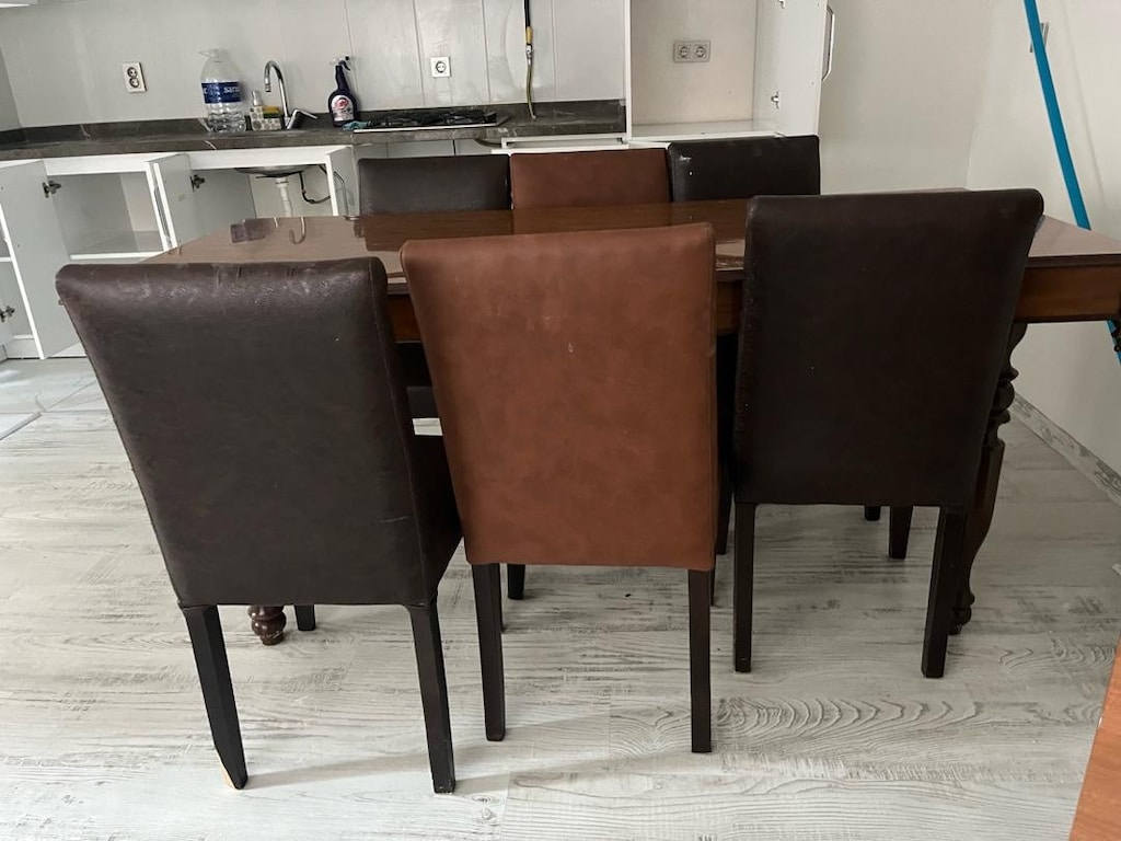 ÜCRETSİZ yemek masası ve 6 sandalye - 4