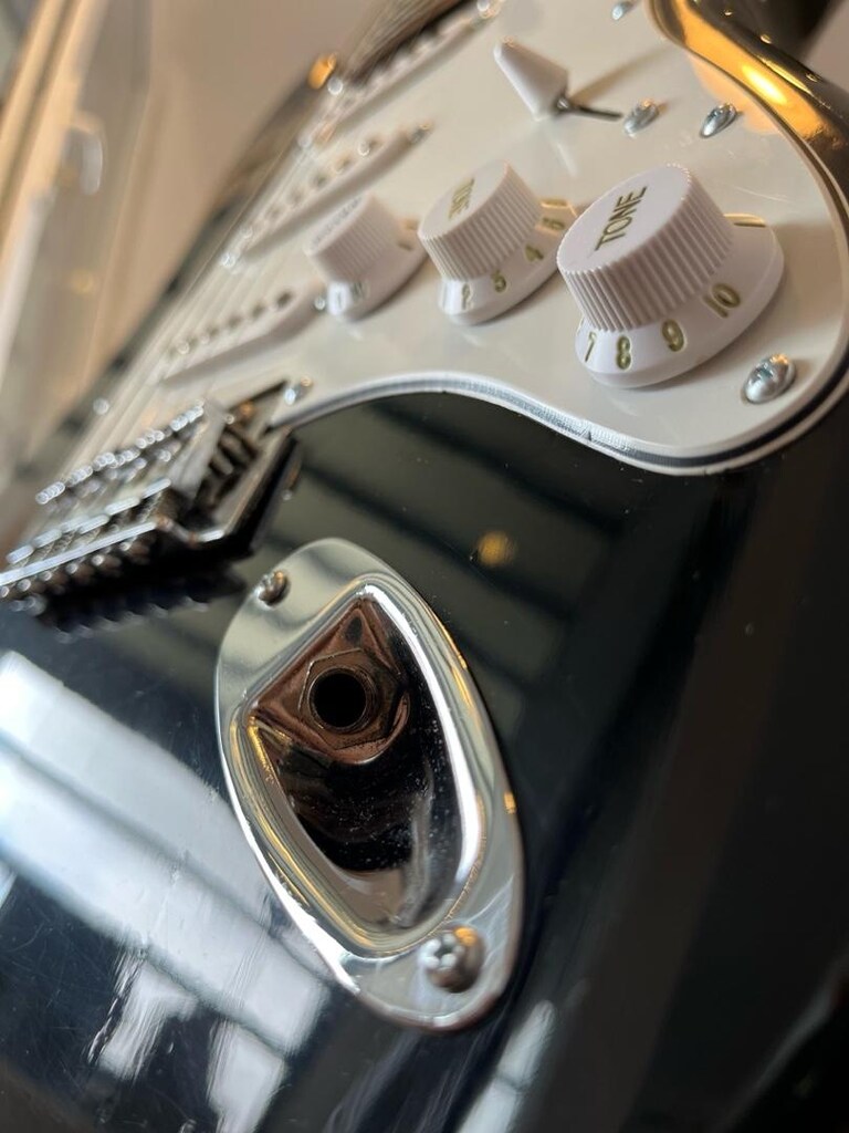 T&T SISTERS STRATOCASTER ELEKTRO GİTAR TERTEMİZ - 2