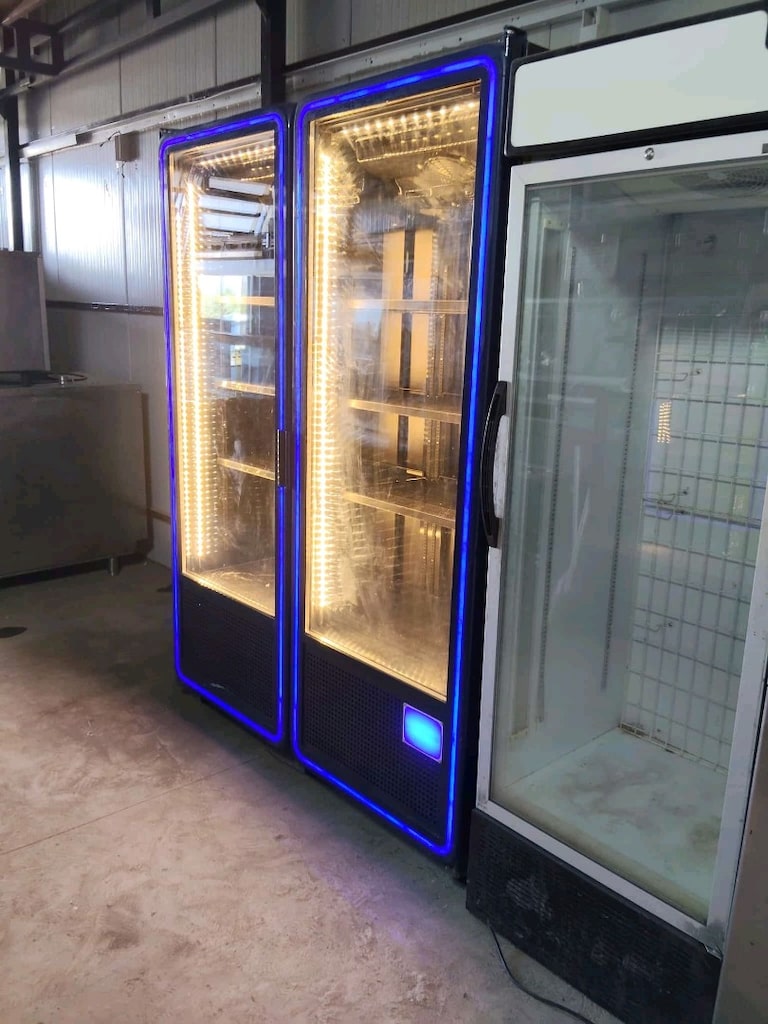 Çift Kapılı İçecek Dolabı – LED Işıklı – Market & Kafe Tipi Soğutucu - 4