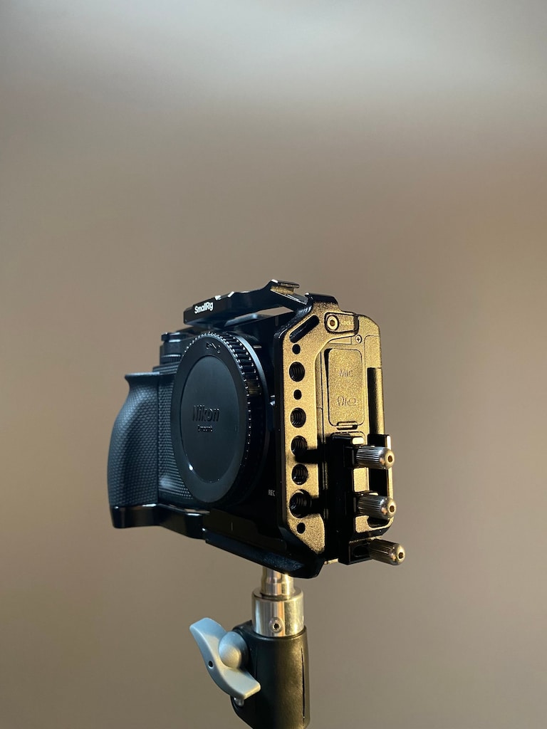 Nikon ZR 6K Body / SmallRig Kafes + Ek Orijinal Batarya - 15