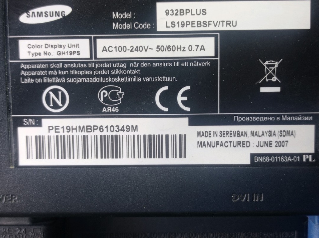 19 inç Kare VGA ve DVİ monitör - 4