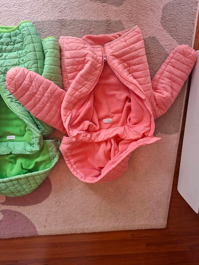 2 adet kullanışlı mont iki renk yeşil ve turuncu renkte . - 2