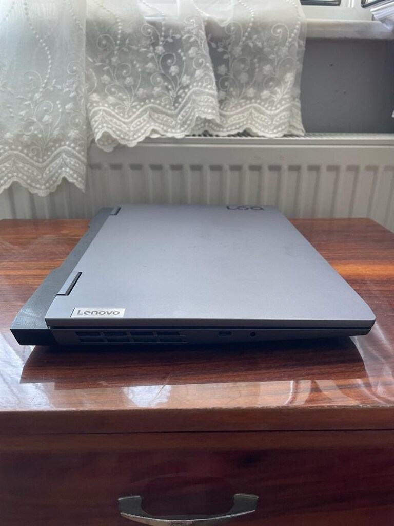 Lenovo LOQ 15IRH8 | i5-12450H | RTX 4050 | 8 GB RAM | 512 GB SSD - 12