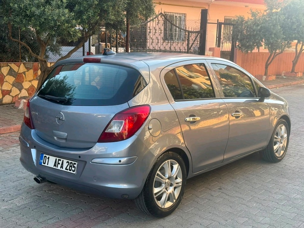 Opel Corsa 1.2 - 10