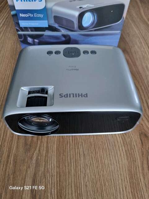 Projector / Projeksiyon cihazı ev tipi