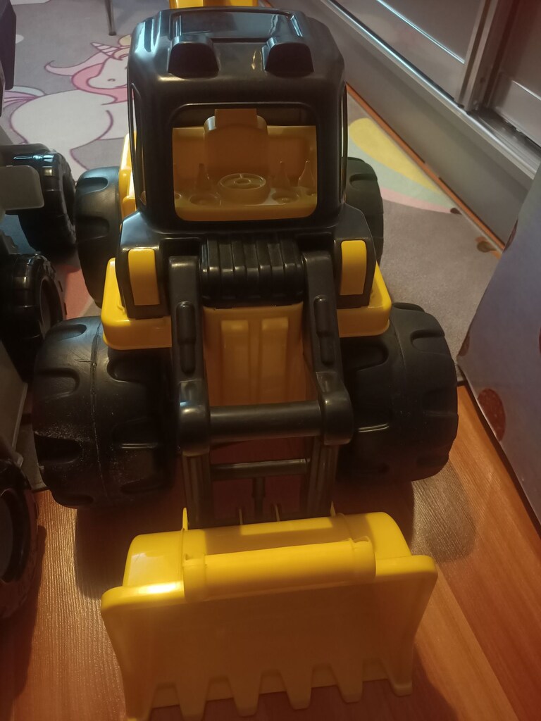 Pilsan kamyon ve kepçe sıfıra yakın boyları 35 cm eni 75 cm - 3