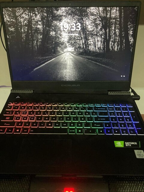 Excalibur G770 Gaming Gtx1650 15 10300H 8Gb ram 250Gb ssd 250Gb hdd
