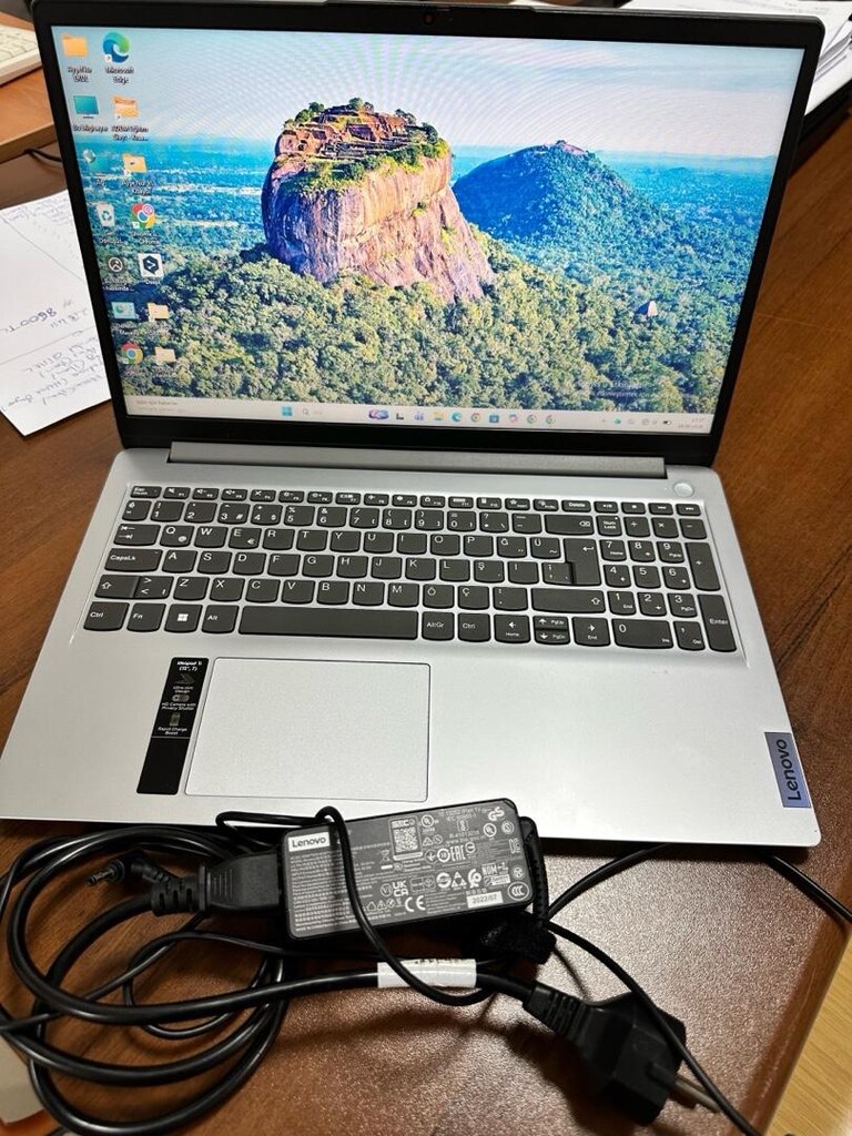 Lenovo ideapad 1 notebook - 2