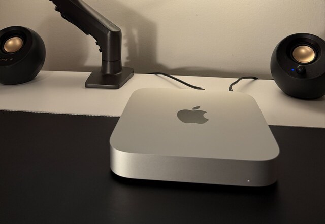 M2 Mac Mini 16 GB RAM 256 SSD