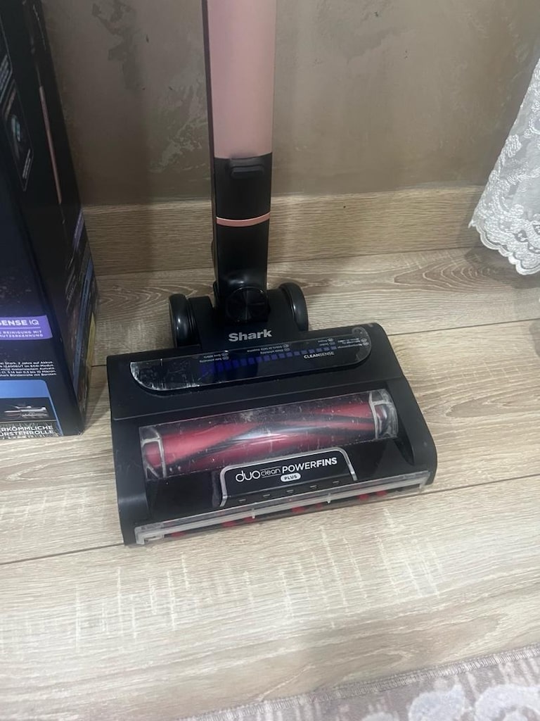 Shark Stratos IZ400EU Şarjlı Süpürge - 3