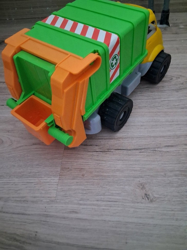 ikea 45 parça lilabo tren ve çöp kamyonu - 3