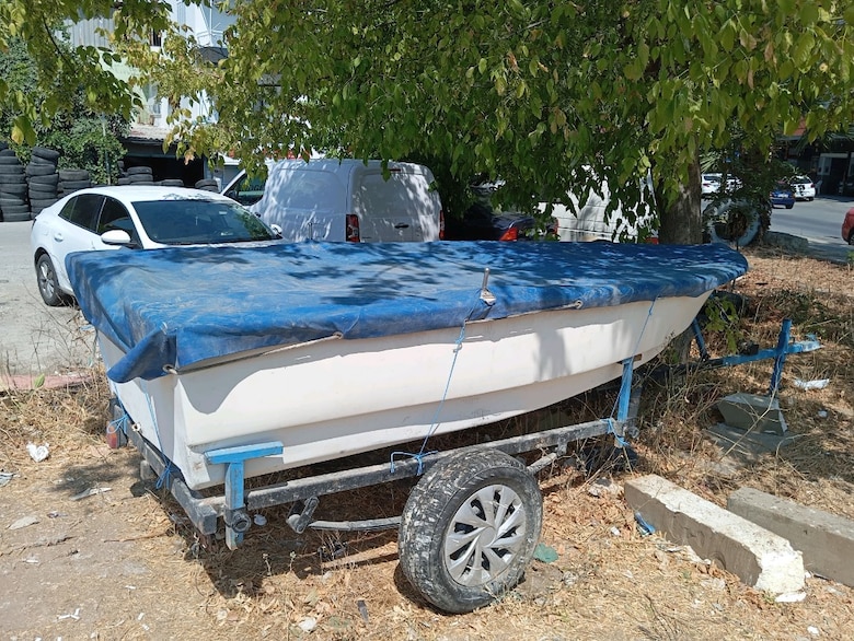 3.50cm polyester tekne+römork+ 4hp Mercury motor - 3