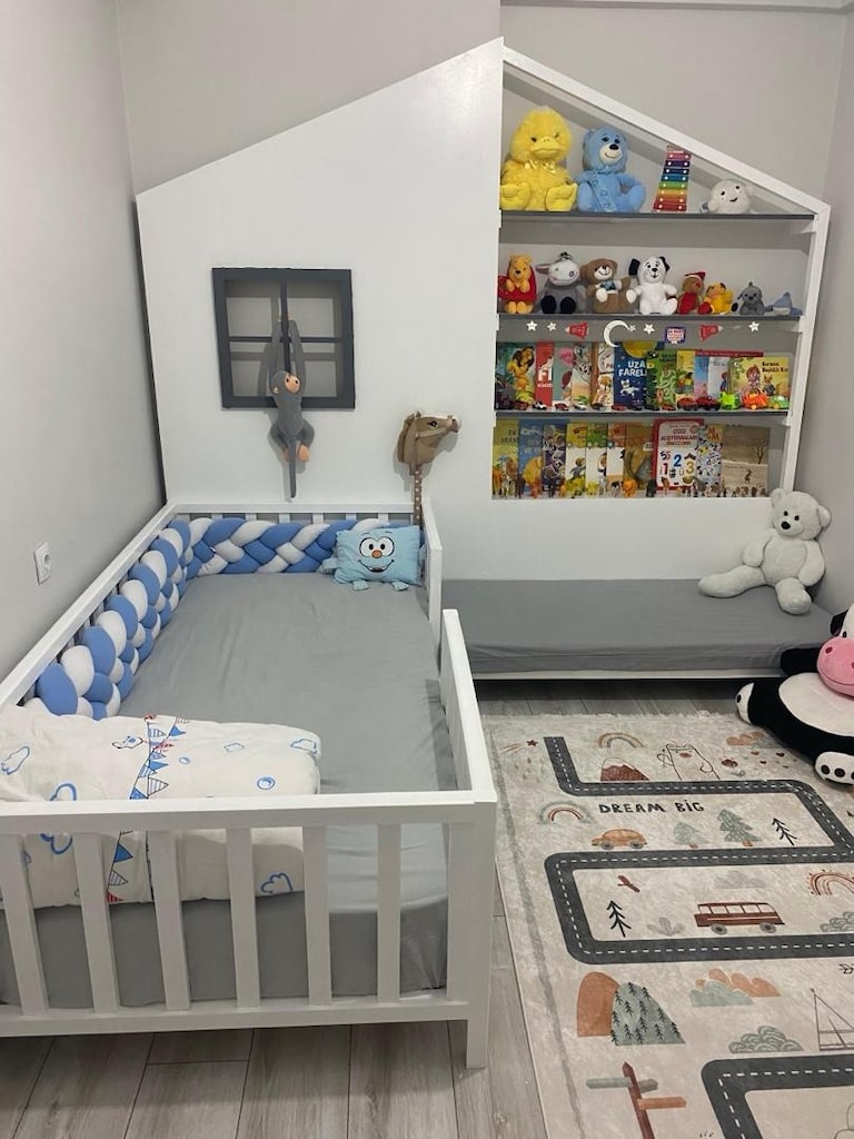 Montessori Yatak ve Kitaplık - 2