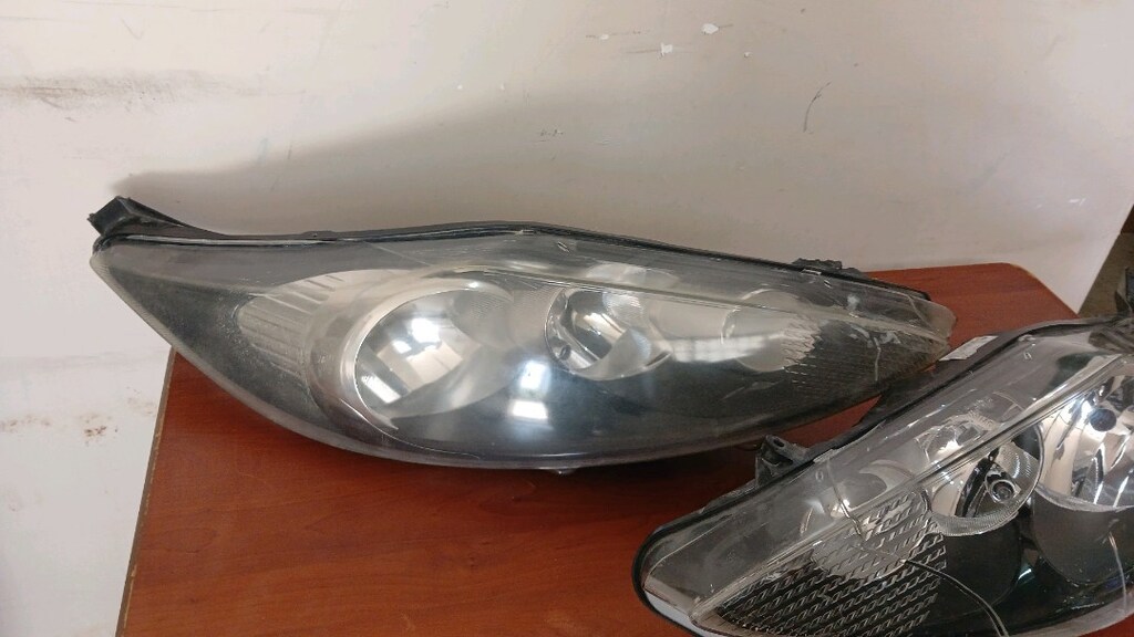 FORD FİESTA SAĞ SOL FAR ORJİNAL ÇIKMA KARGO OLUR - 4