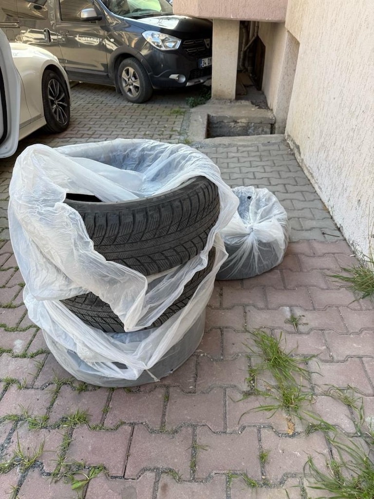 225 50 17 Runflat 4 adet Kış lastiği. - 5