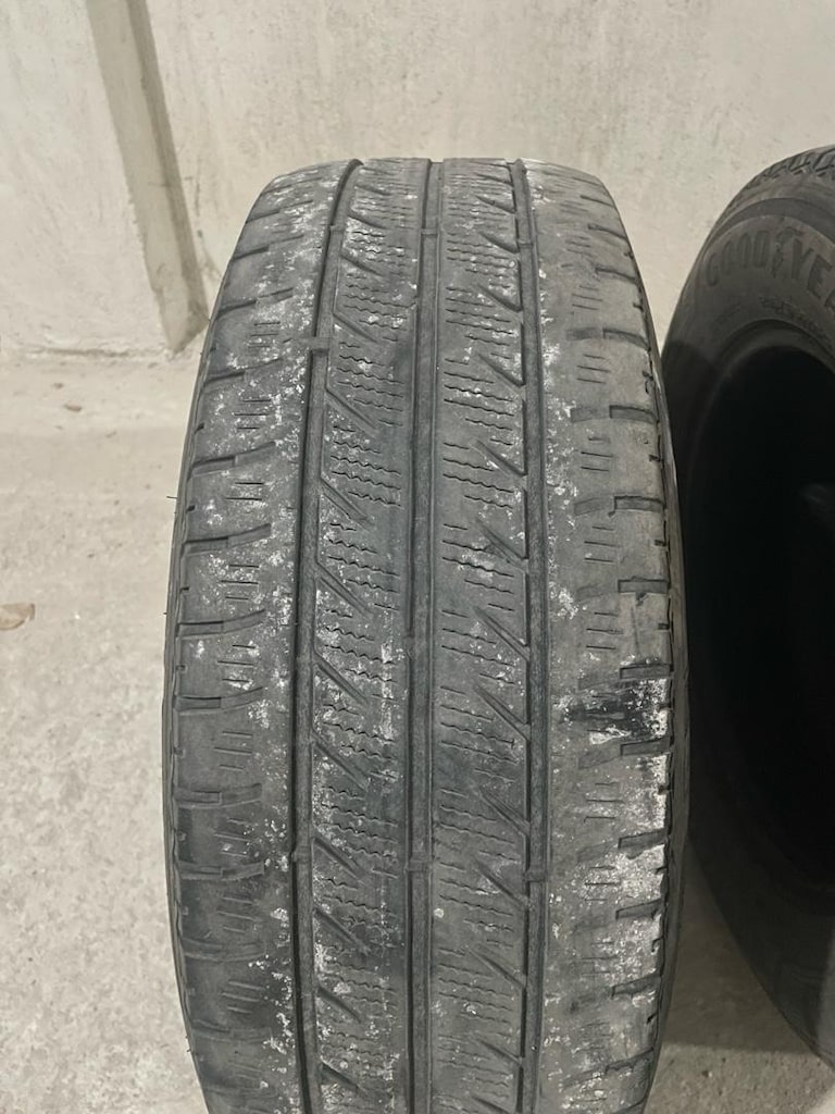 GOODYEAR DÖRT MEVSİM LASTİK 215 65 16 C - 2