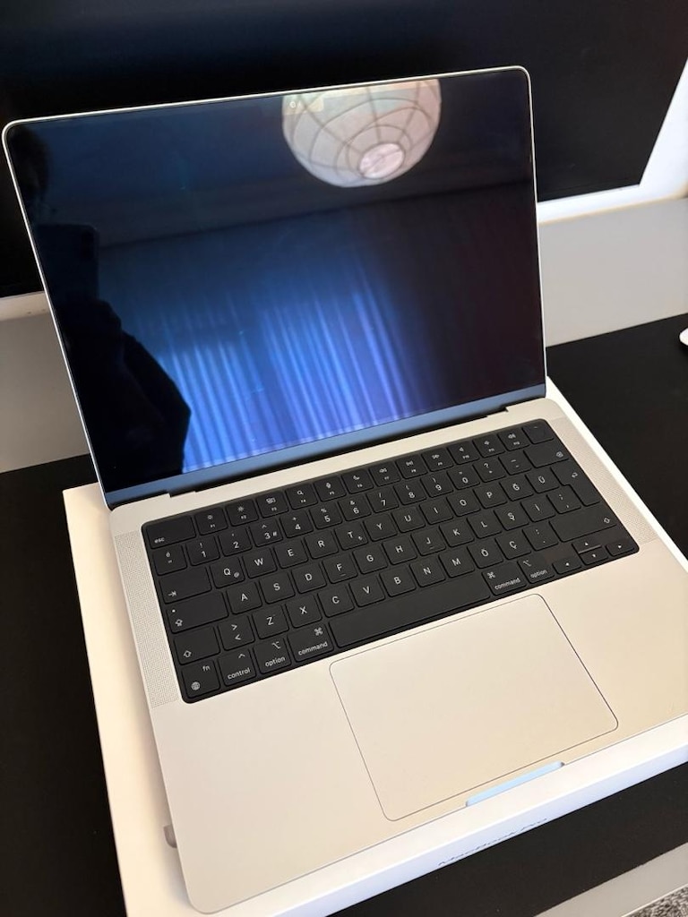 macbook pro m4 - 3