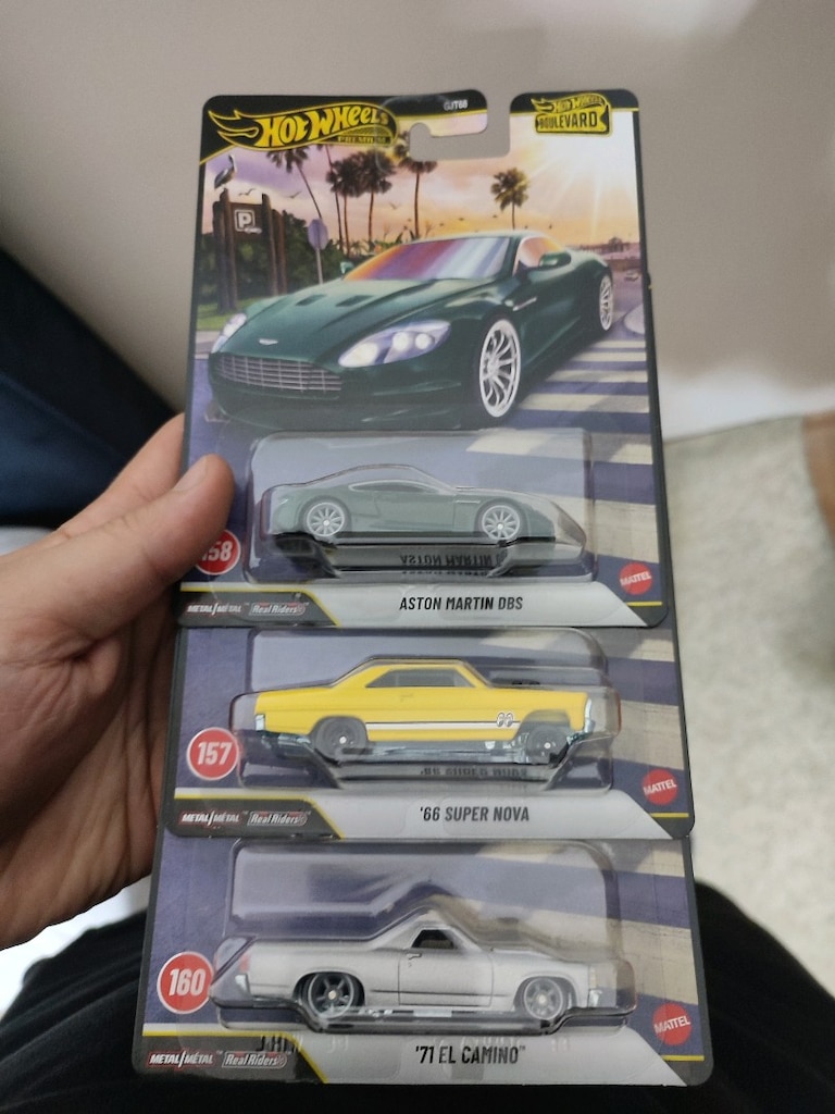 3 adet premium hot wheels - 2