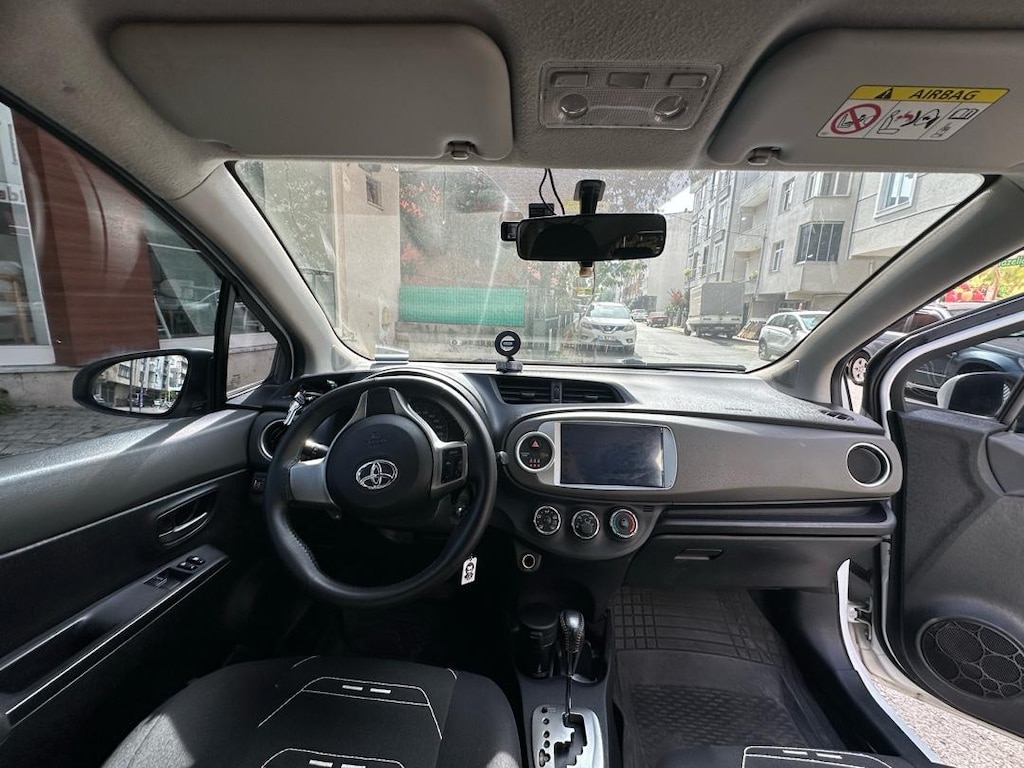 TOYOTA YARİS 1.33 STYLE OTOMATİK DEĞİŞENSİZ - 7