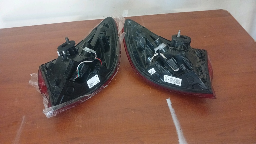 RENAULT CLİO 5 SAĞ SOL DIŞ STOP ORJİNAL ÇIKMA HATASIZ KARGO OLUR - 3
