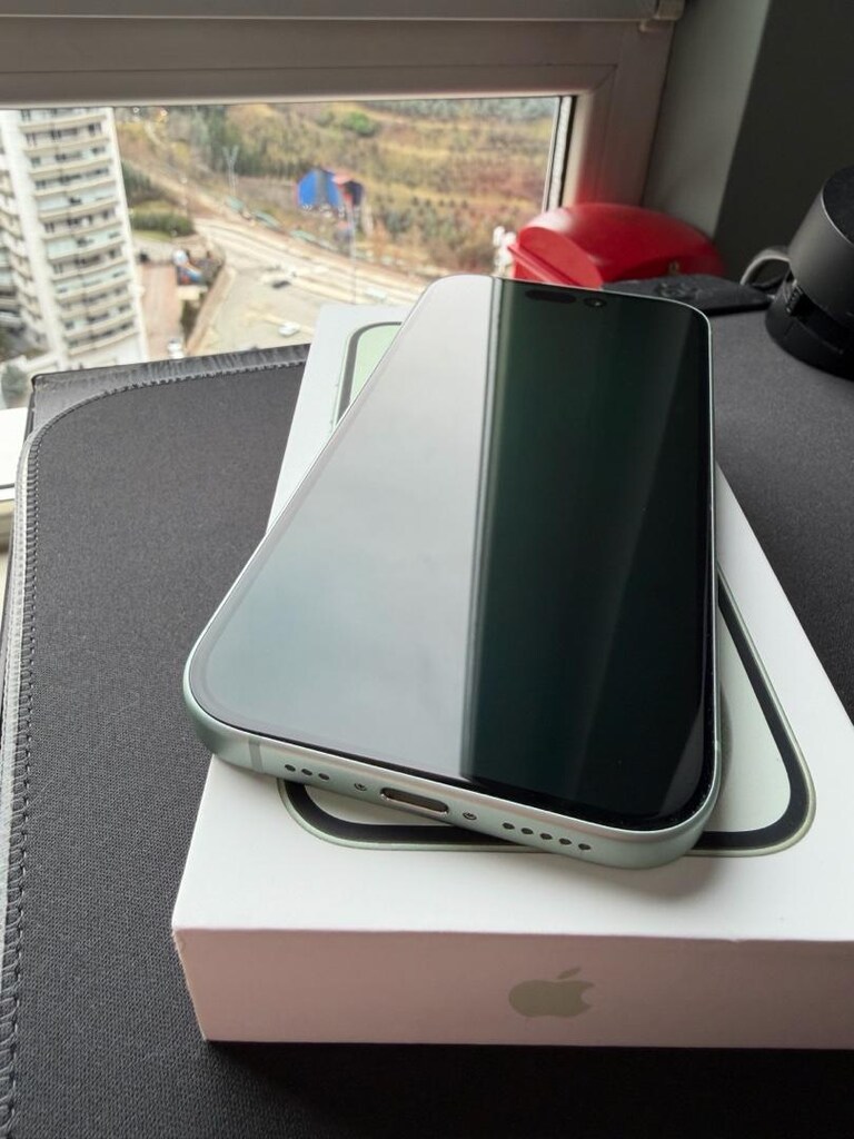 Hatasız iPhone 15 128GB Green - 6