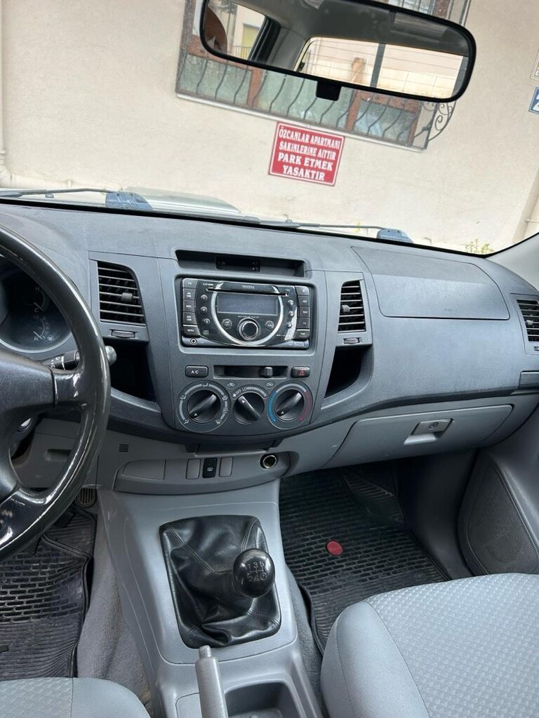 Toyota Hilux Comfort 2.5 4x2 - 6