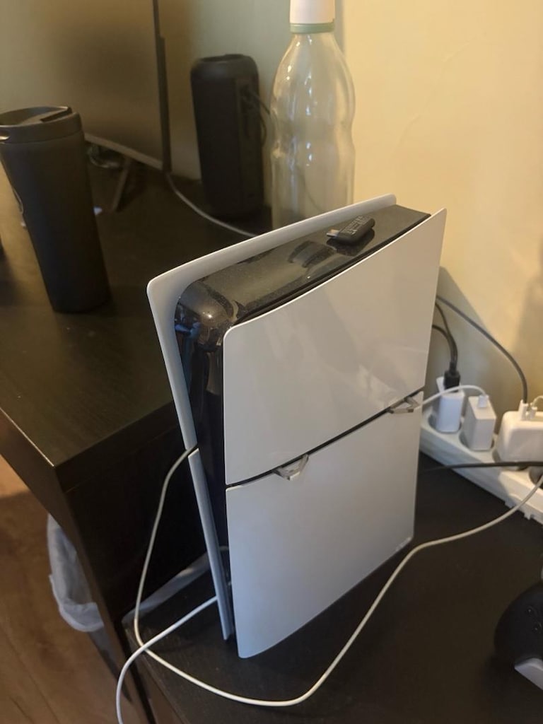 Playstation 5 + Oyuncu Kulaklığı + Şarj İstasyonu + 2 Kol - 5