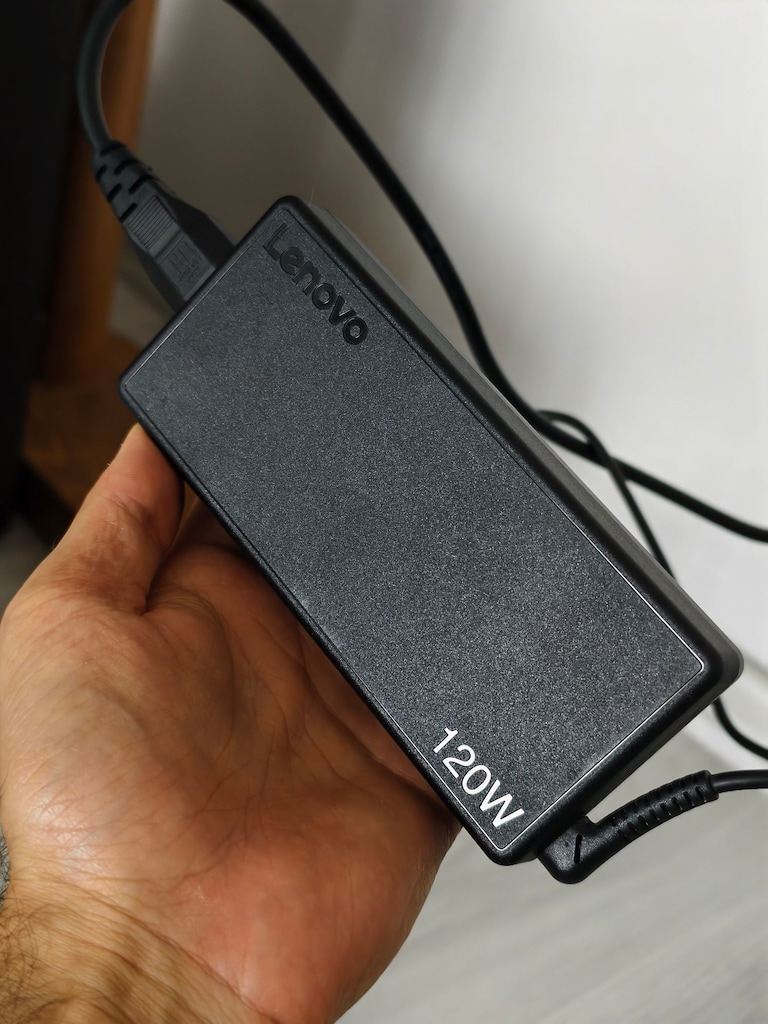 LENOVO AİO - 27 İNÇ 2K EKRAN -İ7 8700T - 8 GB DDR4 - 256 SSD - 19