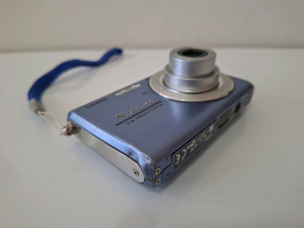 Casio Exilim EX-Z75 Dijital Fotoğraf Makinesi 7.2 Megapiksel 3x Zoom - 2