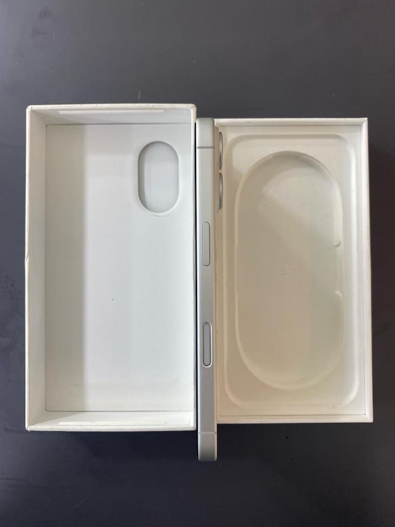 IPHONE 16 BEYAZ 128 GB HATASIZ TERTEMİZ - 2