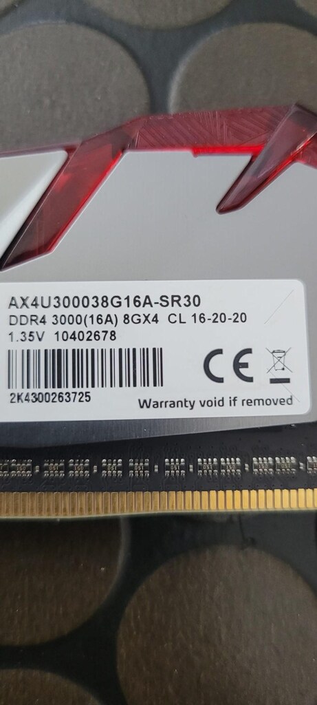 XPG Gammix D30 8 GB 3000MHz DDR4 CL16 AX4U300038G16A-SR30 Ram - 3
