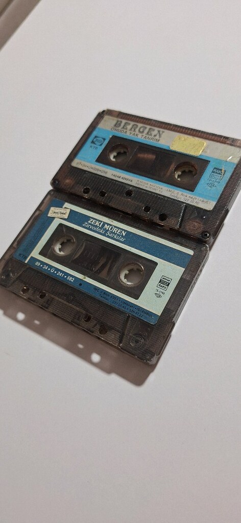Kasetler ve 2 tane cd - 2
