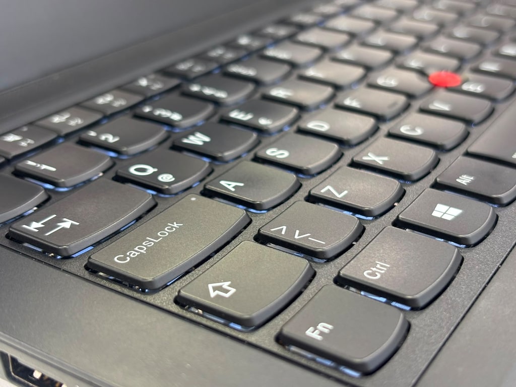 Lenovo Thinkpad T14 İ5 11.Gen 16Gb Ram 512Gb M.2 14" FHD Laptop - 3