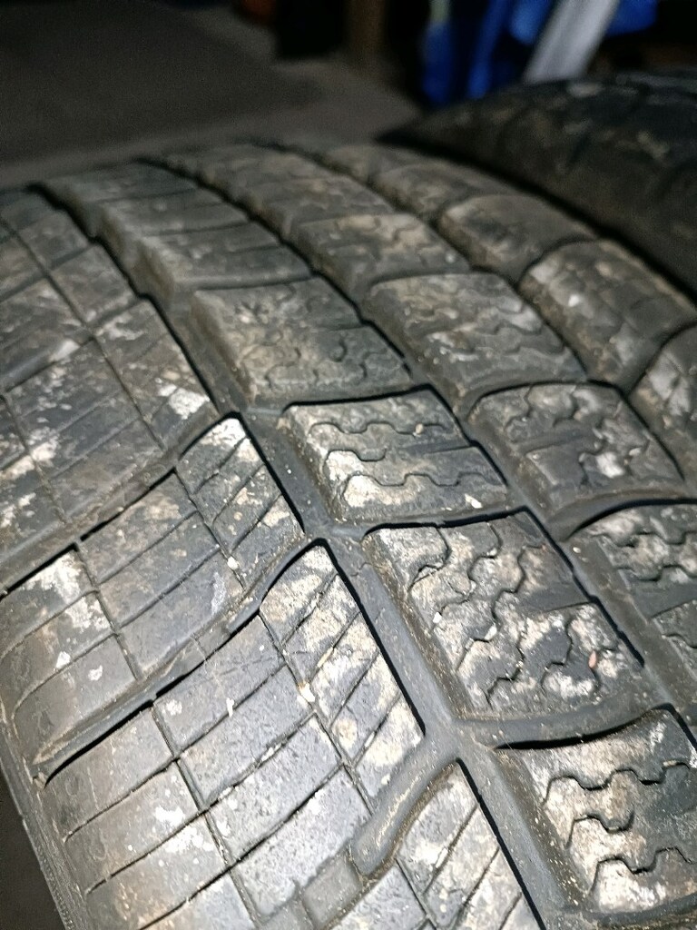 215/60 R17C LASTİK - 2