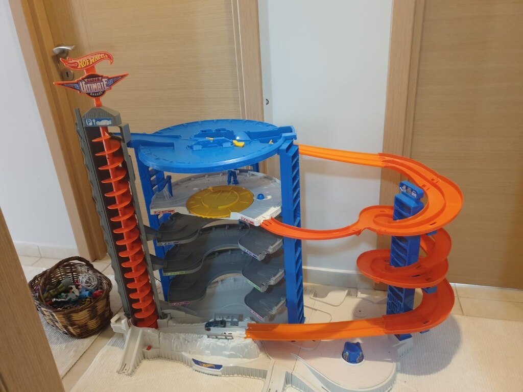 hotwheels mega garaj - 4