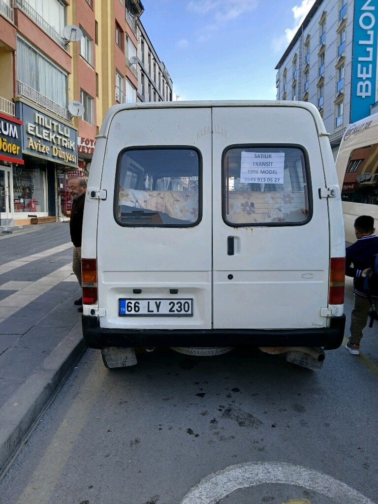 96 Model Ford Transit 12+1 - 4