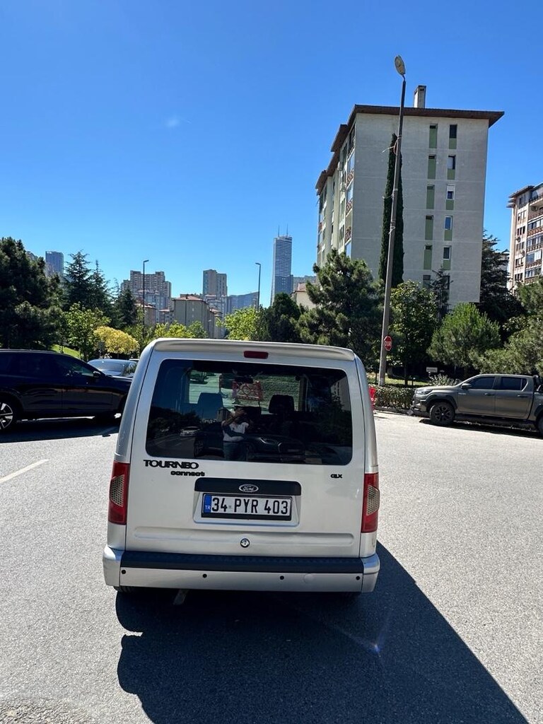 2009 model Ford Connek Aile aracı - 2