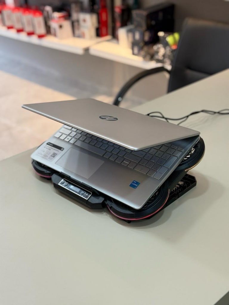 TERTEMİZ DOKUNMATİK EKRAN HP LAPTOP - 12