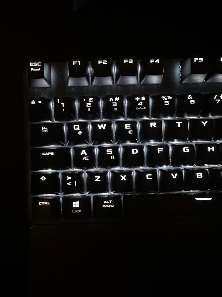 Sıfır Ayarında Asus TUF K3 RGB Mekanik Oyuncu Klavyesi - 2