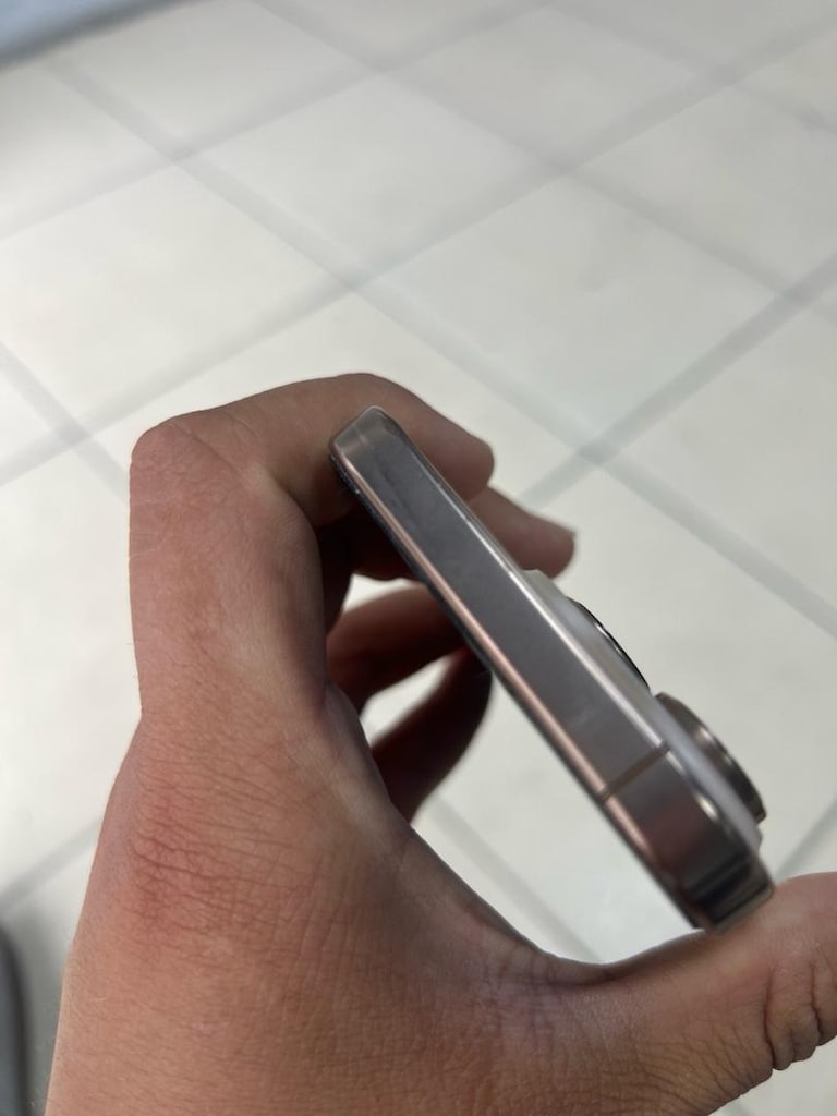 iPhone 16 Pro Yd - 7