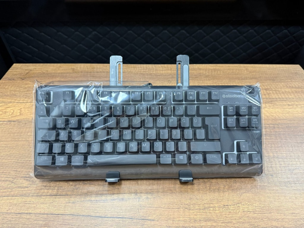 SteelSeries Apex 3 TKL Siyah RGB Kablolu Oyuncu Klavyesi - 2