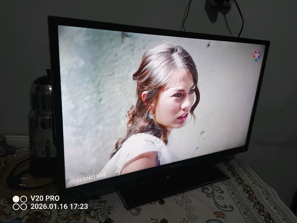 82 ekran LED tv - 2