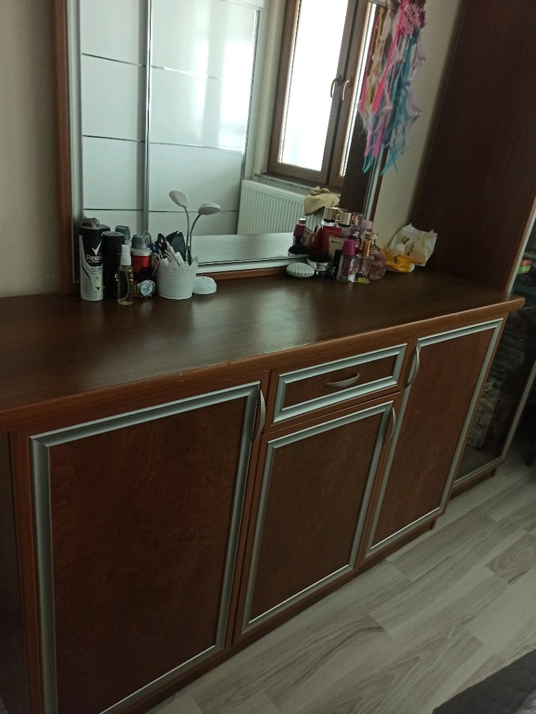 aynalı konsol ve tek Kapaklı vitrin (Gümüşlük)sağlam kaliteli ve ağır - 3