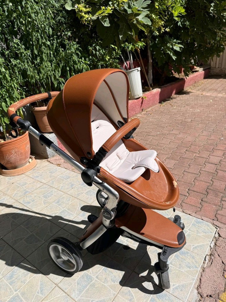 Kahverengi mima bebek arabası tüm aparqtları var - 11