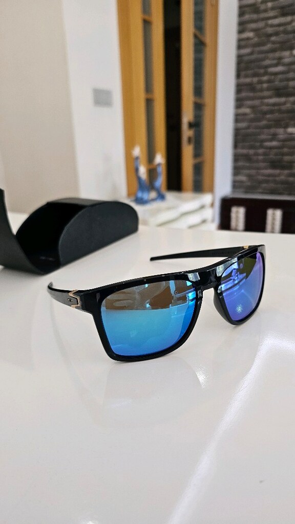 Oakley gözlük