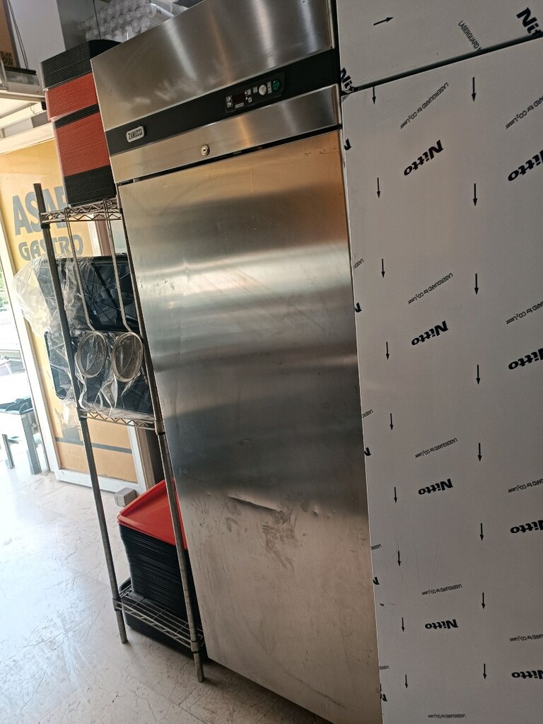 Zanussi Dik Tip Buzdolabı Sanayi Tipi Buzdolabı Tek Kapılı Buzdolabı - 5